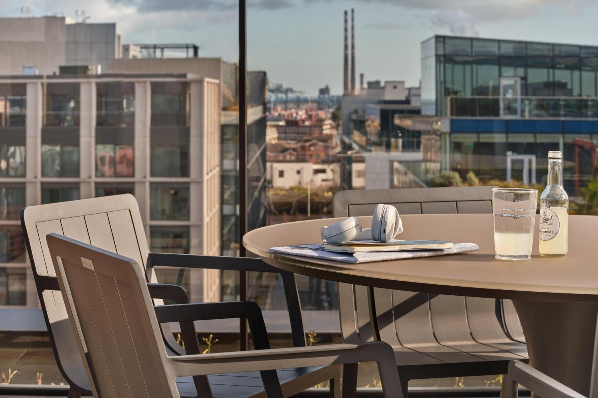 Britain Quay, Sonder Apartments By Marriott Bonvoy Dublino Esterno foto